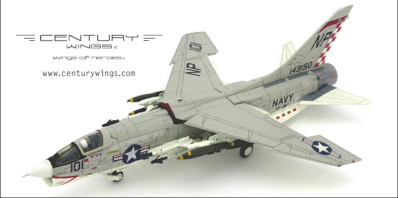 CW601628 | Century Wings 1:72 | F-8E Crusader US Navy VF-211 Fighting Checkmates NP101 1967 (Flaps down)