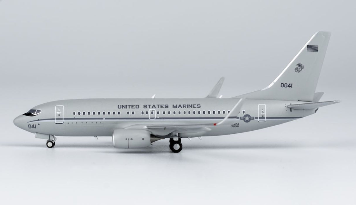 NG77046 | NG Models 1:400 | Boeing C-40A VMR-1 Squadron US Marine Corps 170041