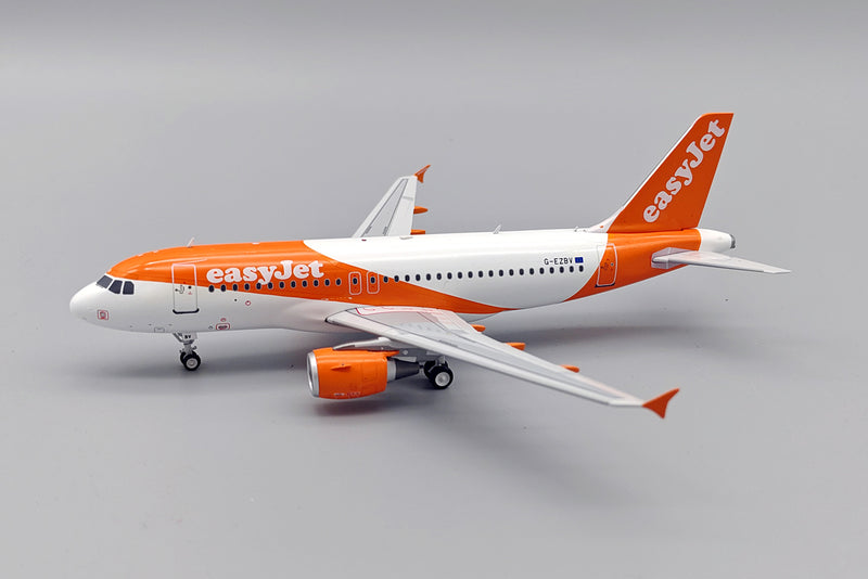 319-ZBV | Blue Box 1:200 | Airbus A319-111 EasyJet G-EZBV (with stand)