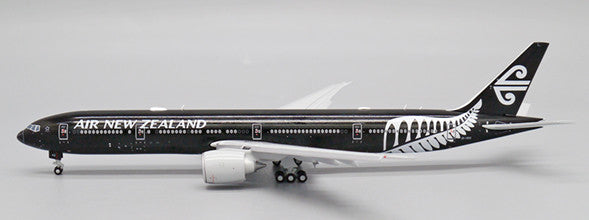 XX40006 | JC Wings 1:400 | Boeing 777-300ER Air New Zealand ZK-OKQ, 'All Blacks'