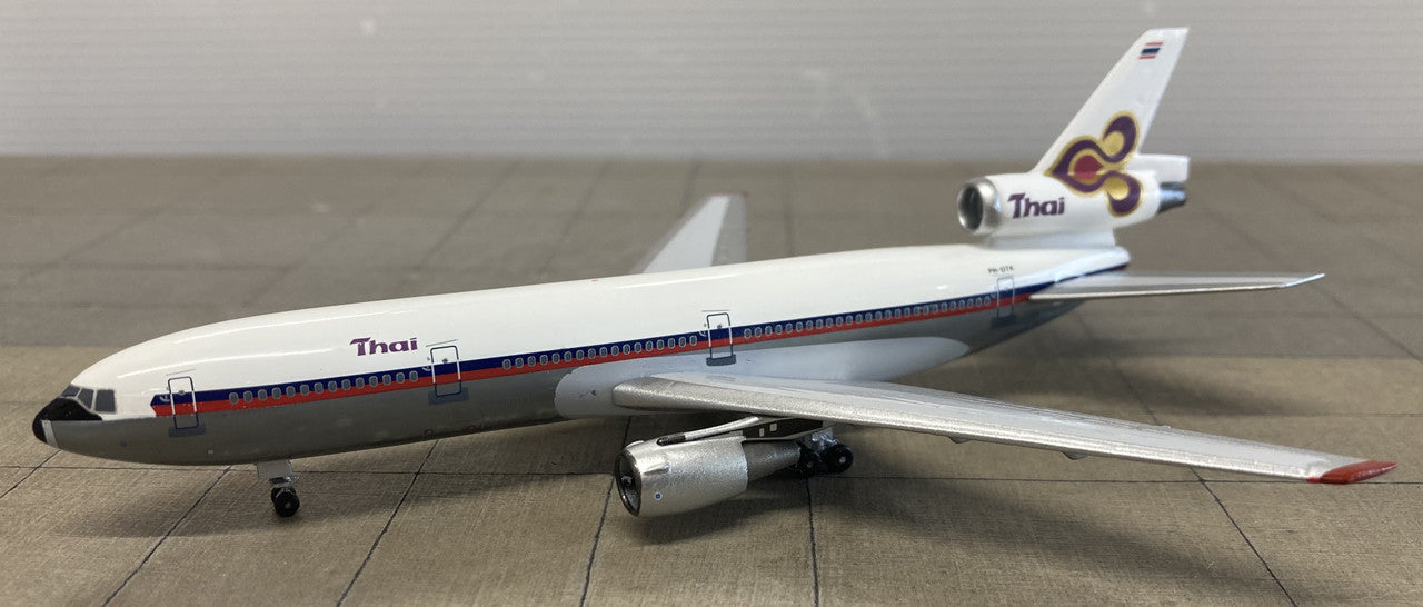 AC411218 | Aero Classics 1:400 | DC-10-30 Thai PH-DTK