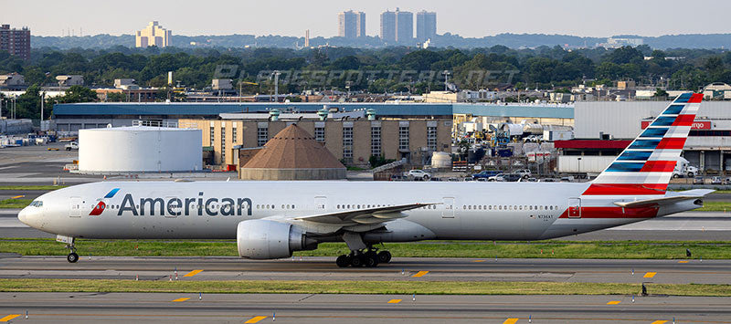 AV4215 | Aviation 400 1:400 | Boeing 777-323ER American Airlines N736AT detachable gear | is due December 2023