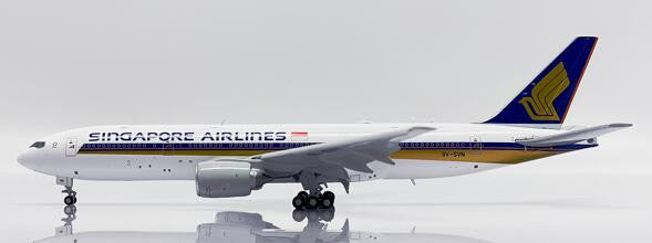 EW4772014A | JC Wings 1:400 | Boeing 777-200 Singapore Airlines 9V-SVN (flaps down)