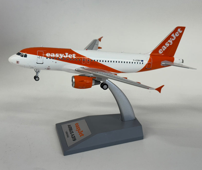 319-ZBV | Blue Box 1:200 | Airbus A319-111 EasyJet G-EZBV (with stand)