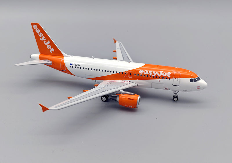 319-ZBV | Blue Box 1:200 | Airbus A319-111 EasyJet G-EZBV (with stand)