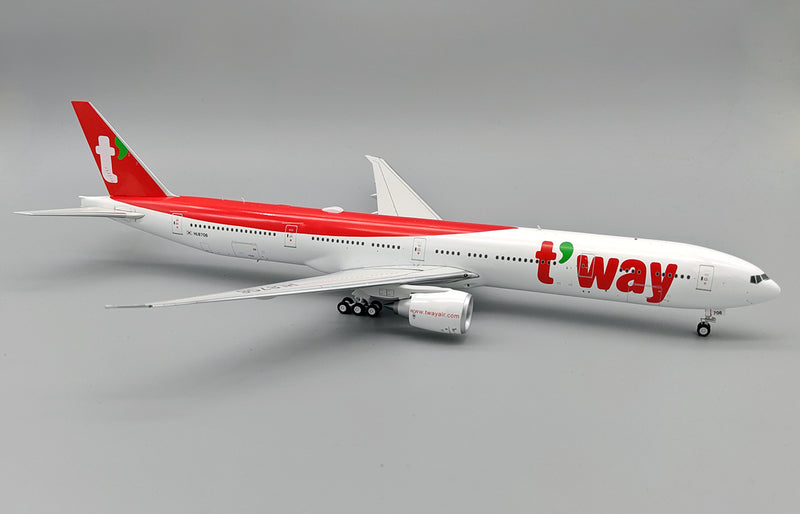 B-773-TW-706 | Blue Box 1:200 | T'way Air Boeing 777-367/ER HL8706 with stand