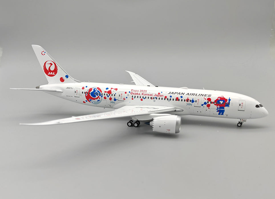 B-788-823 | Blue Box 1:200 | Boeing 787-8 JAL Japan Airlines JA823J, 'Expo 2025' (with stand)