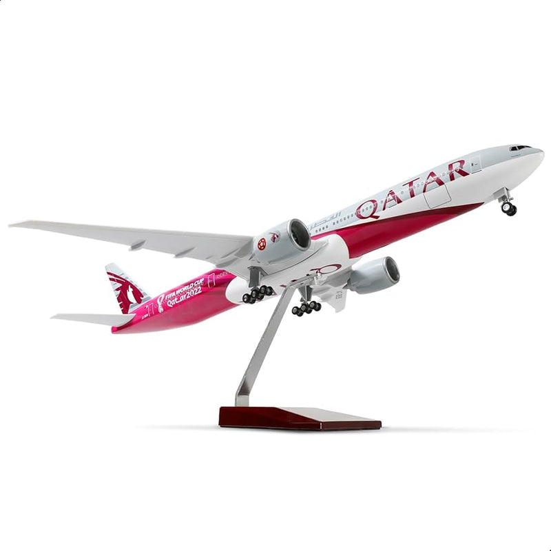 DMQB777 | Desktop Models 1:160 | Boeing 777 Qatar, '2022 world cup' (LED light up)