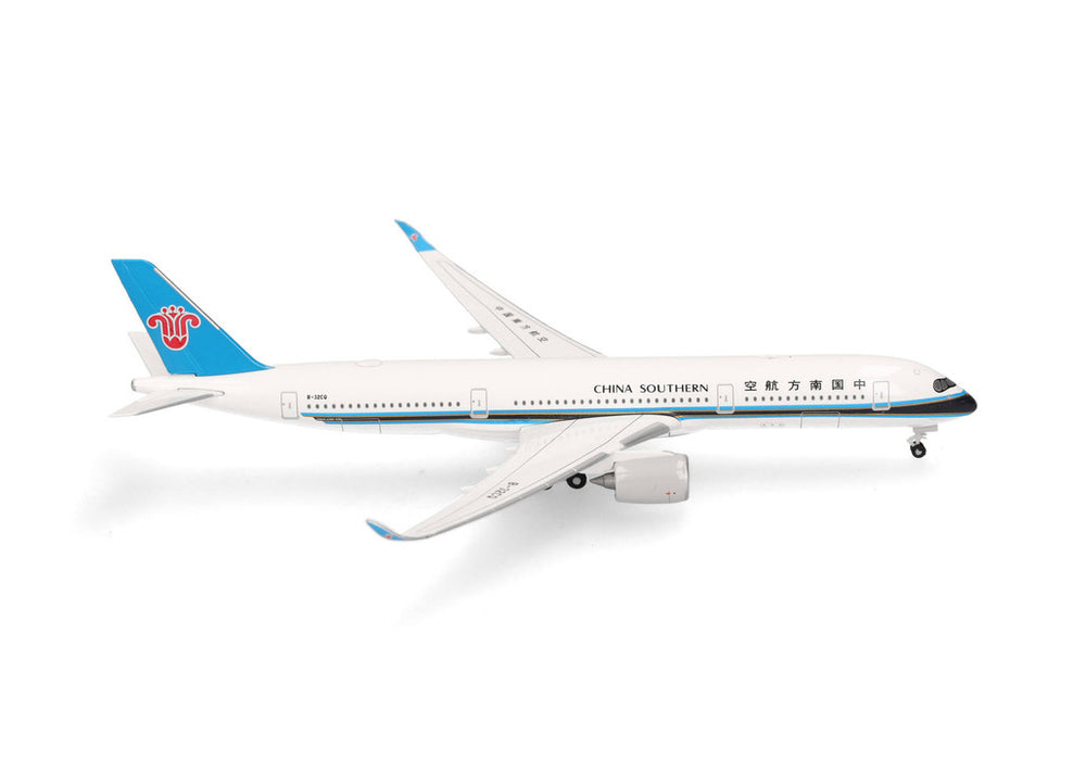 537766 | Herpa Wings 1:500 | Airbus A350-900 China Southern Airlines B-32CQ