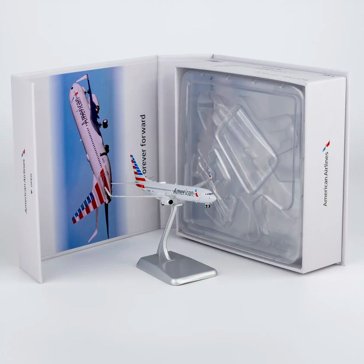 NG58260 | NG Models 1:400 | Boeing 737-800 American Airlines N883NN 100th Anniversary Luxurious packaging) (with stand)