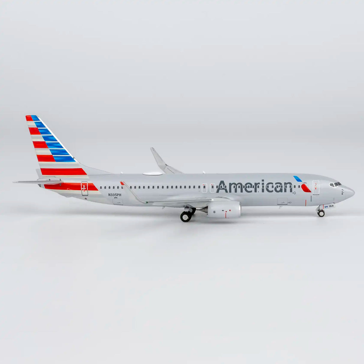 NG58260 | NG Models 1:400 | Boeing 737-800 American Airlines N883NN 100th Anniversary Luxurious packaging) (with stand)
