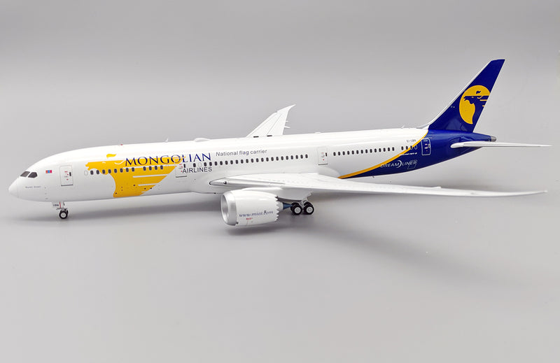 IF789OM0725 | InFlight200 1:200 | Boeing 787-9 Dreamliner MIAT Mongolian Airlines EI-UBN With Stand