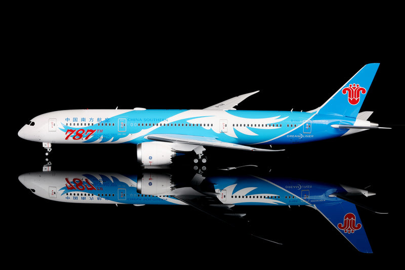 L2011 | SQ Wings 1:200 | Boeing 787-9, China Southern '787th' livery B-1168