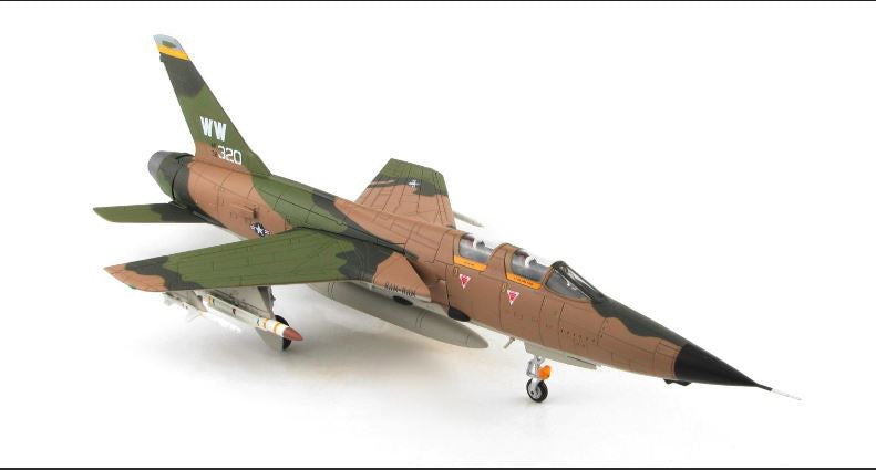 HA2551 | Hobby Master Military 1:72 | F-105F Thunderchief USAF 63-8301 357thTFS, 355TFW