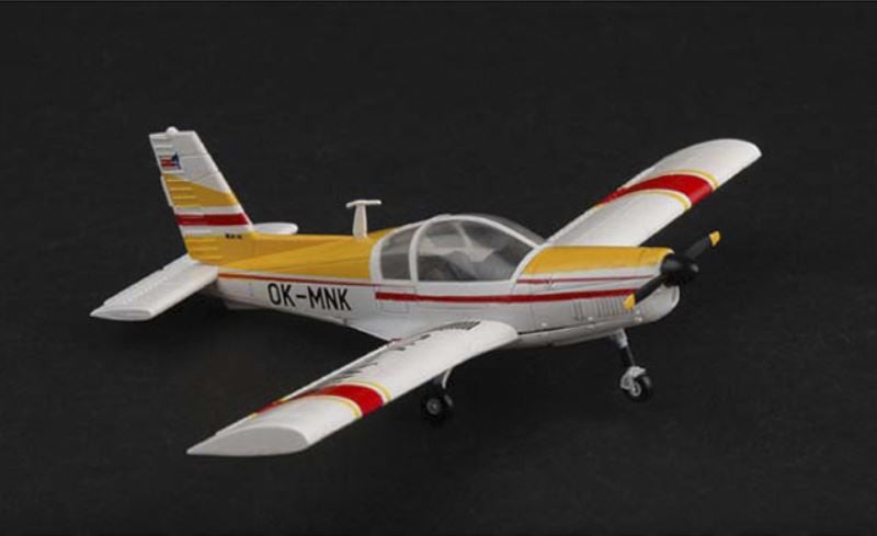 EM36437 | Easy Model 1:72 | Zlin Z-142 OK-MNK