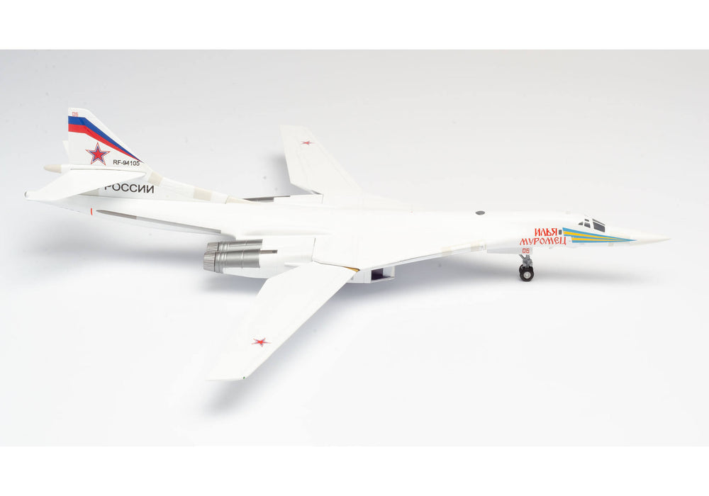 559867 | Herpa Military 1:200 | Tupolev Tu-160 Blackjack Russian Air Force RF-94105 (die-cast with stand)