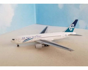 AC411213 | Aero Classics 1:400 | Boeing 767-200 Air New Zealand ZK-NBC