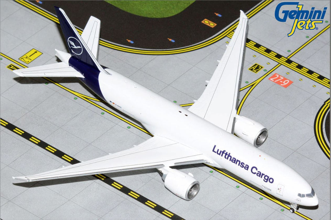 GJDLH2126 | Gemini Jets 1:400 1:400 | Lufthansa Cargo Boeing 777F D-ALFA