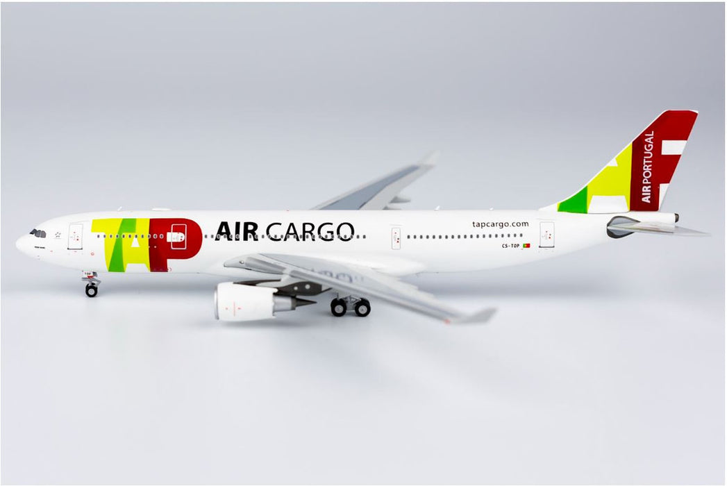 NG61030 | NG Models 1:400 | Airbus A330-200 TAP Air Portugal Cargo CS-TOP