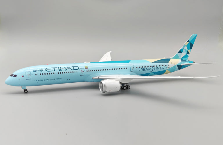 IF78XEY0425 | InFlight200 1:200 | Boeing 787-10 Etihad A6-BMH (with stand)