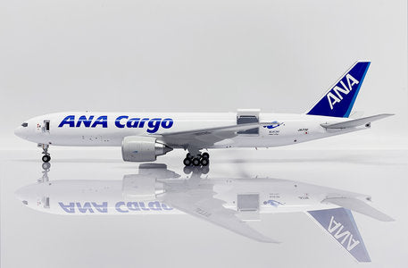 SA2012C | JC Wings 1:200 | Boeing 777-200LRF ANA Cargo 'interactive series' JA771F (with stand)