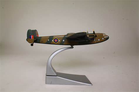 AA47204 | Corgi Military 1:144 | Avro York, RAF 'Kings Flight' LV633