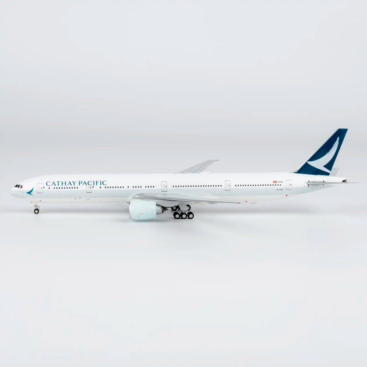 NG73099 | NG Models 1:400 | Boeing 777‑300ER Cathay Pacific B-KPF Ultimate with stand