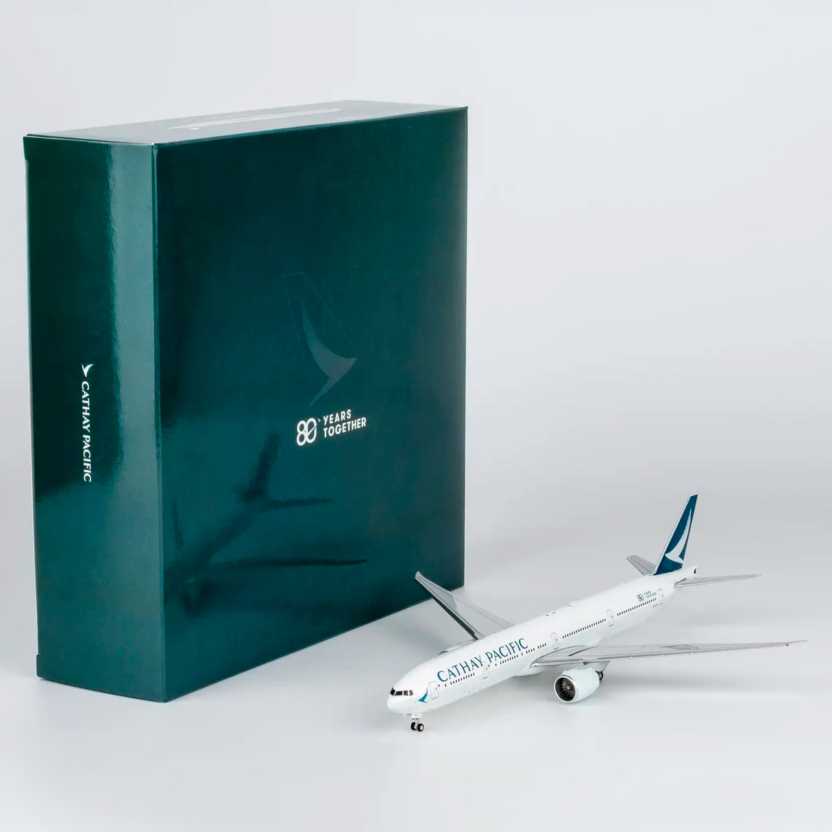 NG73108 | NG Models 1:400 | Boeing 777-300ER Cathay Pacific B-KPO (large titles; "80 Years Together" sticker)