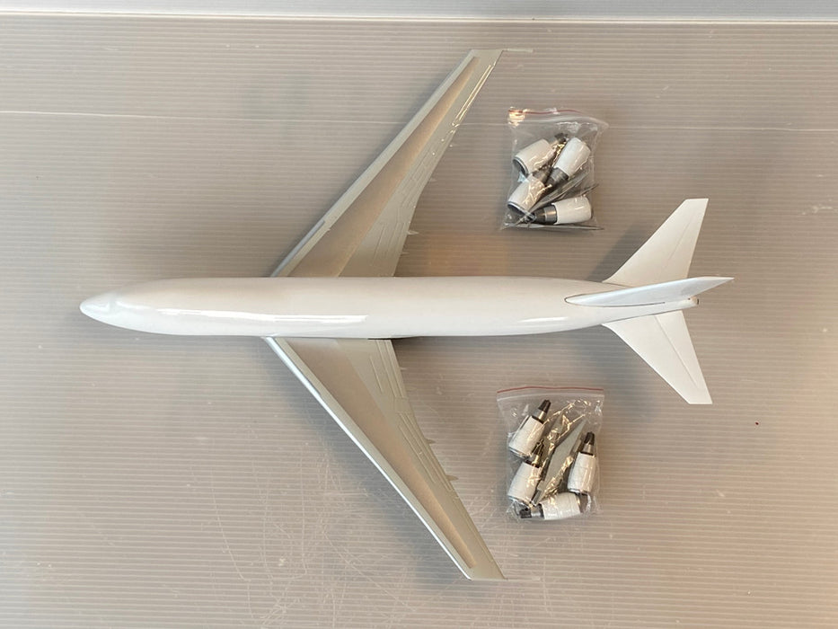 IFKIT747100200 | InFlight200 1:200 | Boeing 747-100/200 metal kit in white