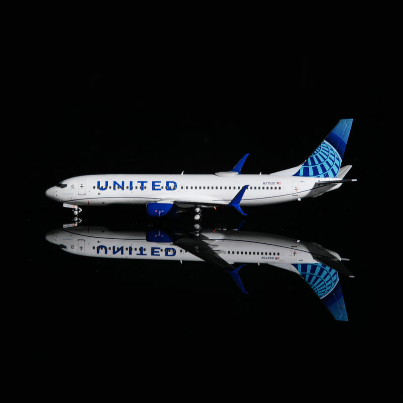 HA7380026 | Aero Polaris 1:400 | Boeing 737-800 United Airlines N77520