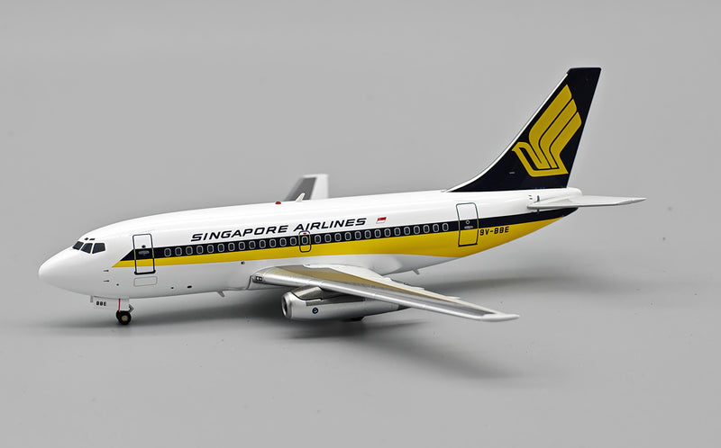 JF-737-1-003 | JFox 1:200 | Boeing 737-112 Singapore Airlines 9V-BBE