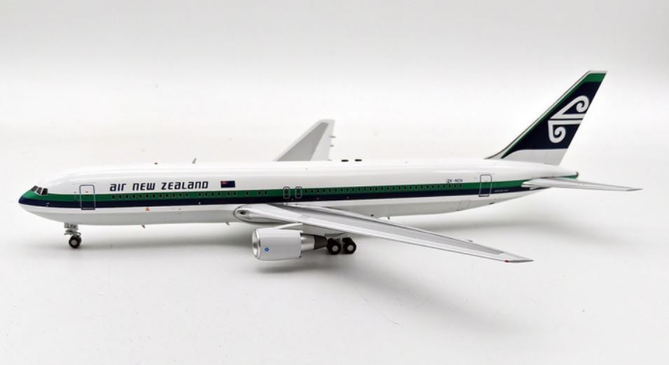 IF763NZ0423 | InFlight200 1:200 | Boeing 767-300 AIR NEW ZEALAND ZK-NCH OLD COLOURS