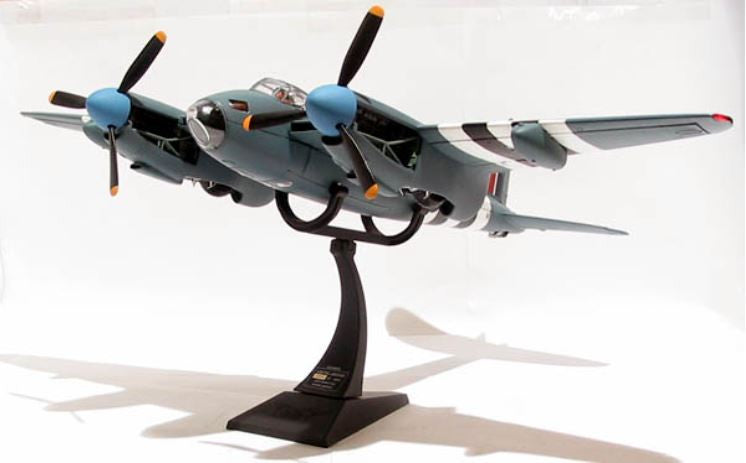 AA34602 | Corgi 1:32 | De Havilland Mosquito PR Mk XVI Royal Air Force NS502 No544 Squadron, Benson, June 1944 **PRE OWNED**