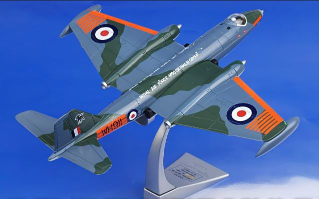 AA34703 | Corgi 1:72 | English Electric Canberra B.Mk 2, RAF No.98 Sqn, WH911, RAF Cottesmore, England, 1964