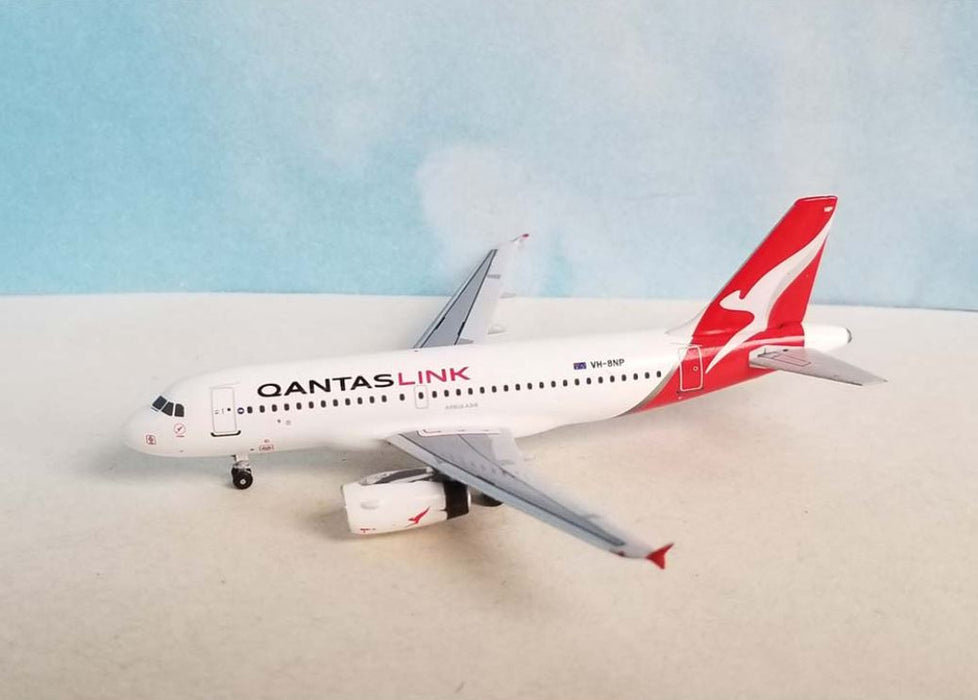 AC411345 | Aero Classics 1:400 | Airbus A319 QantasLink VH-8NP