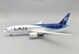 IF788LAN001 | InFlight200 1:200 | Boeing 787-8 Dreamliner LAN Airlines CC-BBA with stand