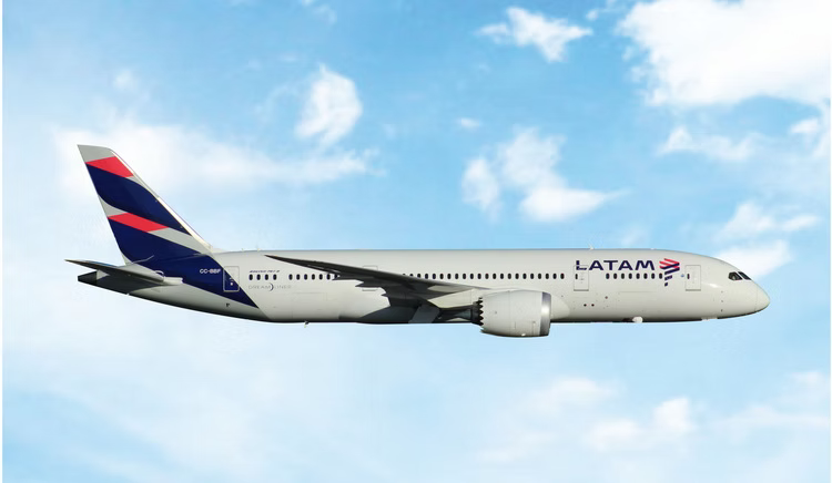 PH12120 | Phoenix 1:400 | Boeing 787‑8 LATAM Airlines CC-BBF | is due August 2026
