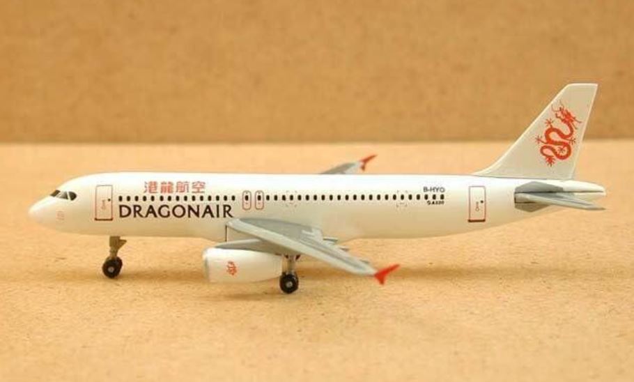 BPBHYO | 1:400 | Airbus A320-200, Dragonair B-HYO 6718NA