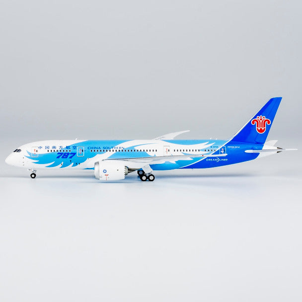 NG24014 | NG MODELS 1:400 | Boeing 787-8 'DREAMLINER', CHINA SOUTHERN B-2725 with RR engines