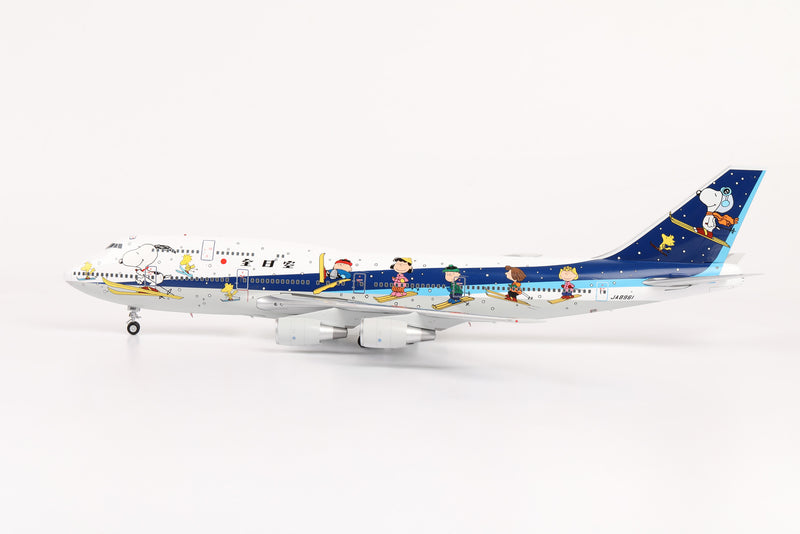L2021FD | SQ Wings 1:200 | All Nippon Airways B747-400D JA8961 Snoopy Flaps Down