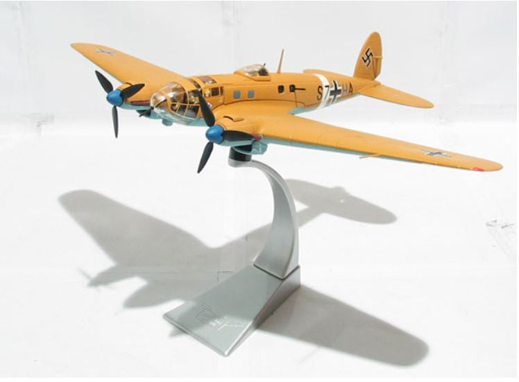 AA33708 | Corgi 1:72 | Heinkel He 111H-6 Luftwaffe S7+HA STG 3, Derna, Libya, 1941