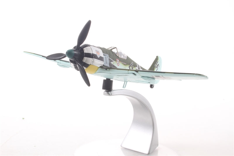 AA34302 | Corgi 1:72 | Focke-Wulf FW190A-4 'Black Double Chevron' Hauptmann Fritz Losigkeit **PRE-OWNED**