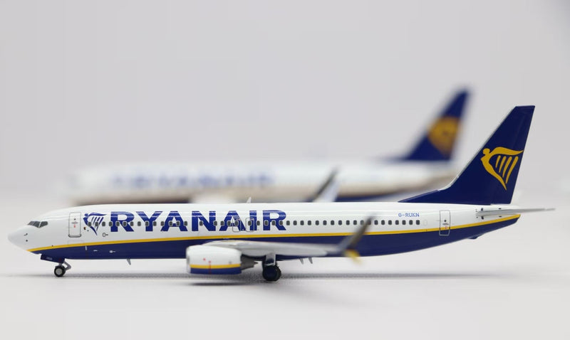 C0042 | C Models 1:400 | Boeing 737-800 Ryanair UK G-RUKN