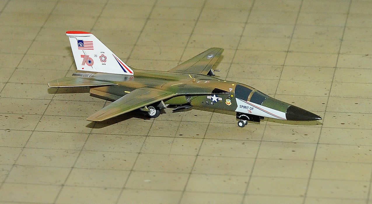 SF431 | SkyFame Models 1:200 | F-111E Aardvark USAF 67-028, 20th TFW, 'Spirit of 76', Bi-Centennial