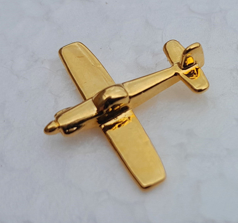 CL079 | Clivedon Collection Pin Badges | Mudry Cap 20 22ct Gold plated pin badge