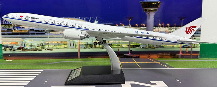 KJ-B77W-161 | KJ Models 1:200 | Boeing 777-39LER Air China B-2085 With Stand | is due July 2025