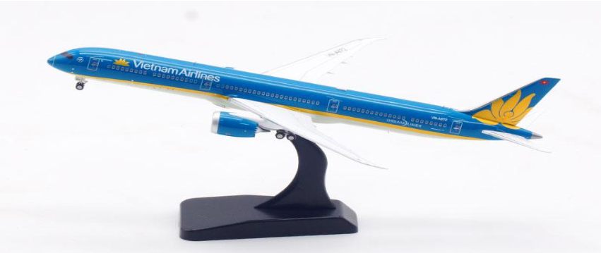 AV4233 | Aviation 400 1:400 | Boeing 787-10 Dreamliner Vietnam Airlines VN-A872 detachable gear | is due September 2024