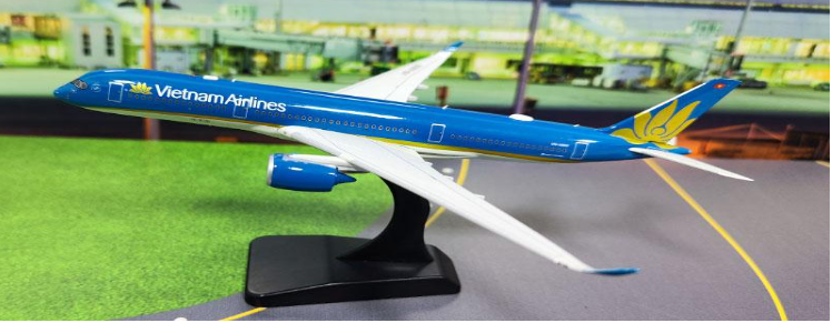 AV4253 | Aviation 400 1:400 | Airbus A350-941 Vietnam Airlines VN-A899 | is due March 2025