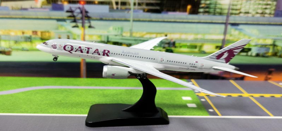 AV4261 | Aviation 400 1:400 | Boeing 787-8 Dreamliner Qatar Airways A7-BCB 25 Years Of Excellence | is due August 2024