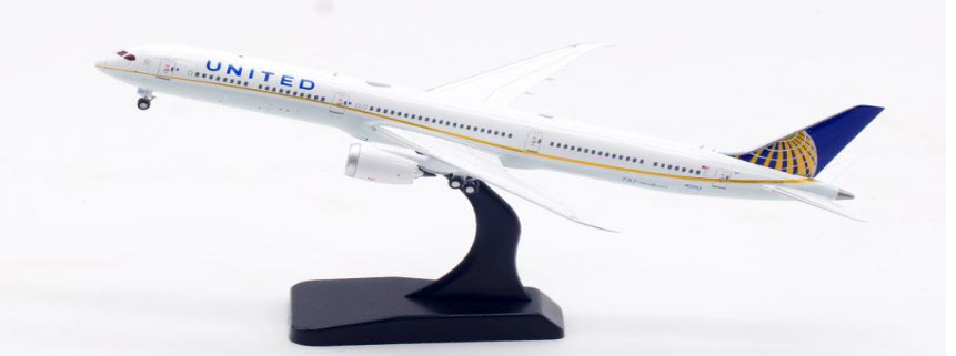 AV4234 | Aviation 400 1:400 | Boeing 787-10 Dreamliner United Airlines N12003 detachable gear | is due September 2024